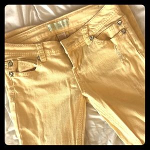Almost Famous Premium yellow skinny jeans size 5